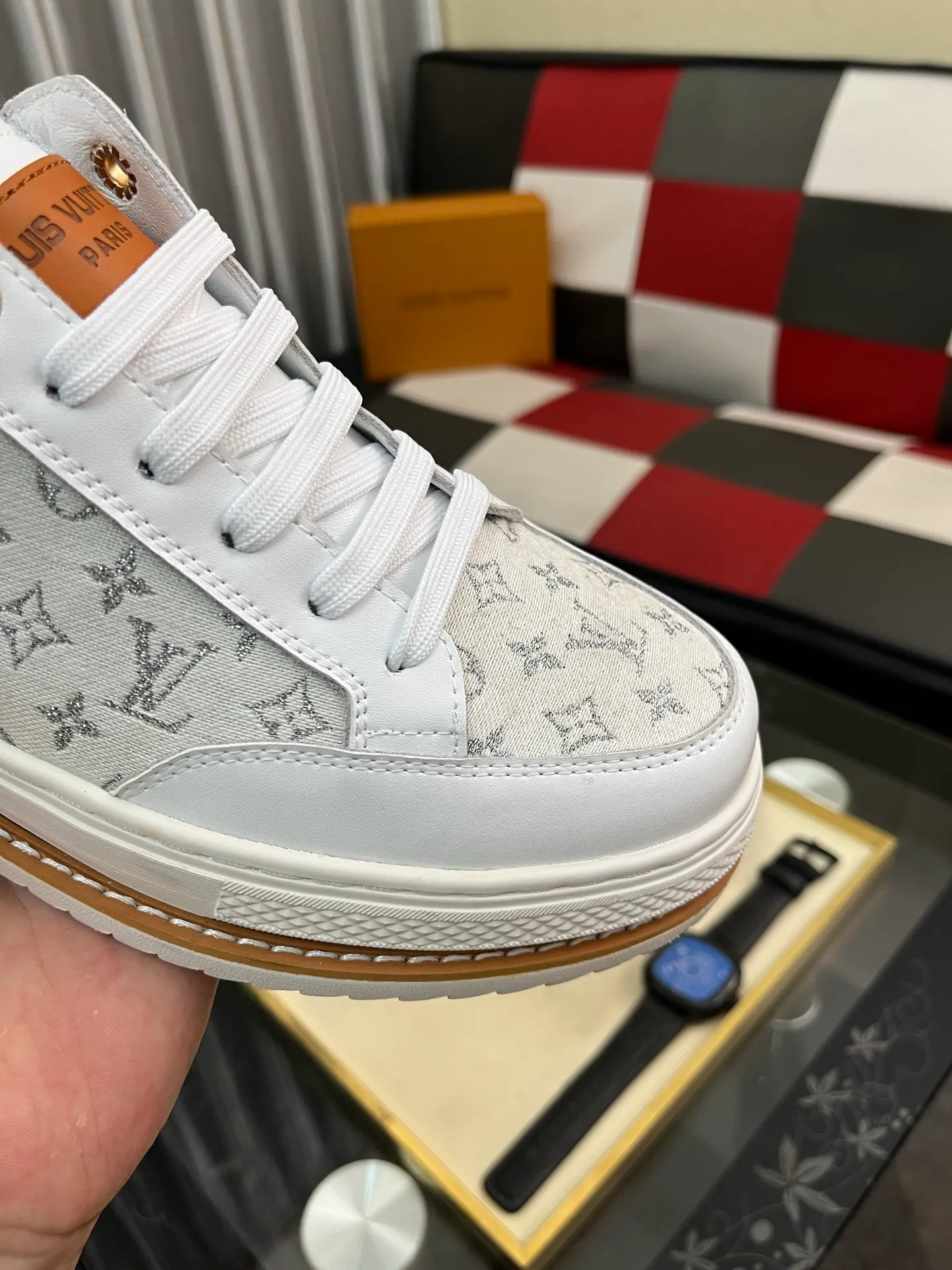 Men's Men's Shoes 💰420⌚️⌚️LV Louis Vuitton. The latest trendy casual shoes are popular in physical stores in sizes 38-44. New spring and summer comfortable imported custom original cowhide, unique jacquard fabric element design. Paired with sheepskin lining, Lv original base, [sun][sun] high-end packaging and high quality💪Details determine quality, you can enter and leave the counter at will, welcome to compare